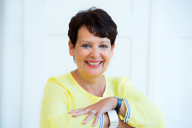Ulrike Sonnenberg-Schwan_FotoMartinaDach_klein.jpeg